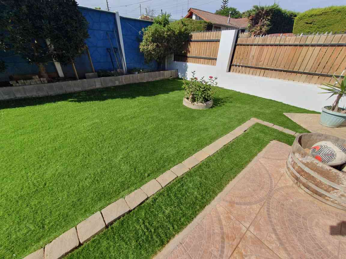 Pasto sintético en La Serena