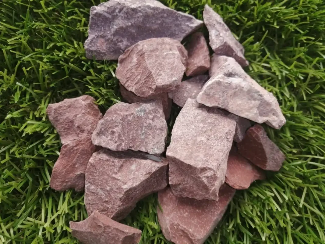 Piedras decorativas rosadas