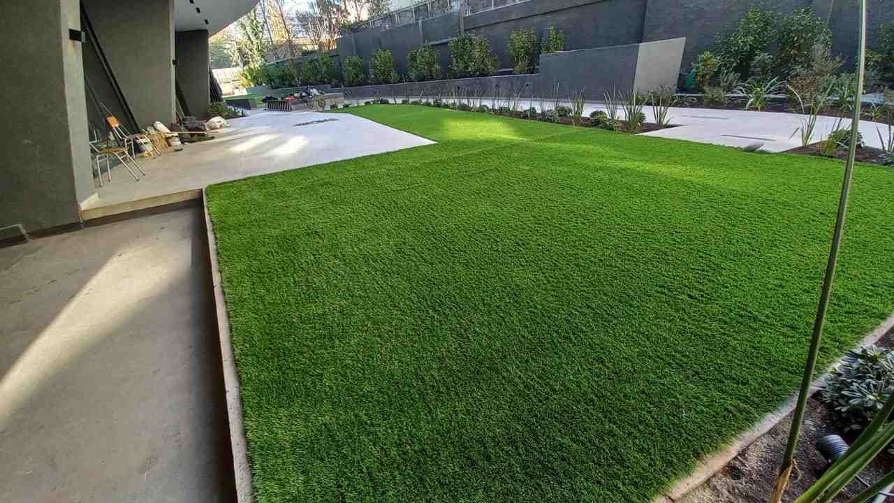 Instalación de pasto sintético 40 mm